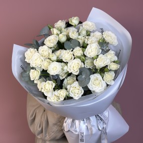 Букет из кустовых роз «Маджента»