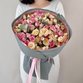 Букет "Алия" из кустовых роз 