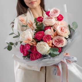 Букет "Юлия" с пионами и розами