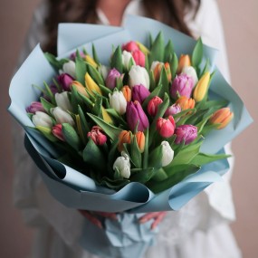 Букет из разноцветных тюльпанов "Карнавал"